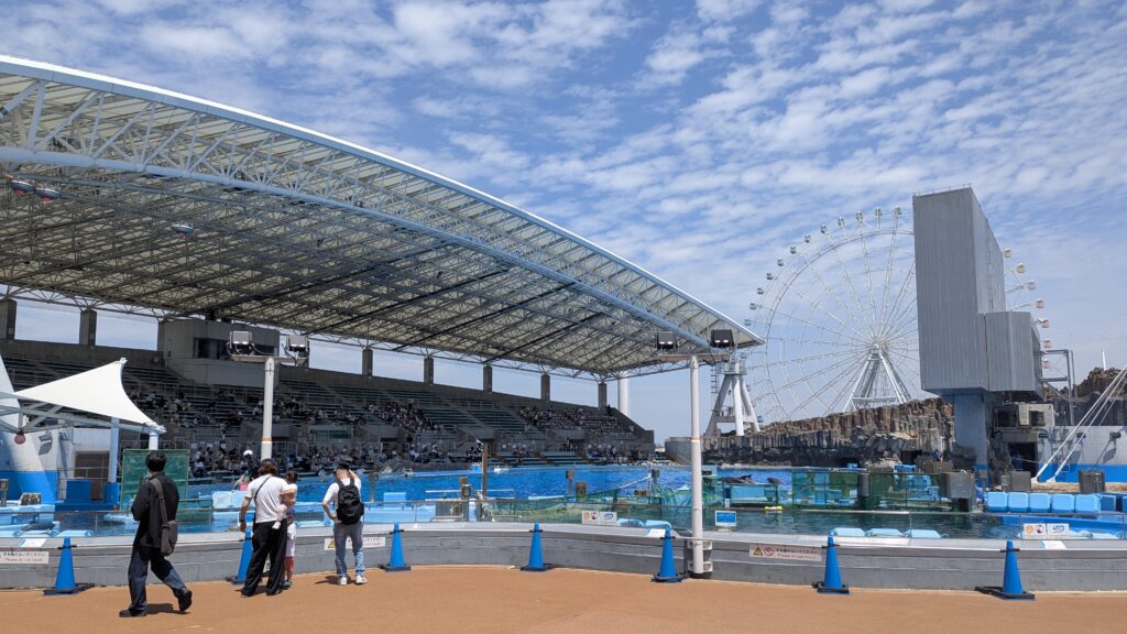 名古屋港水族館のイルカショースタジアム