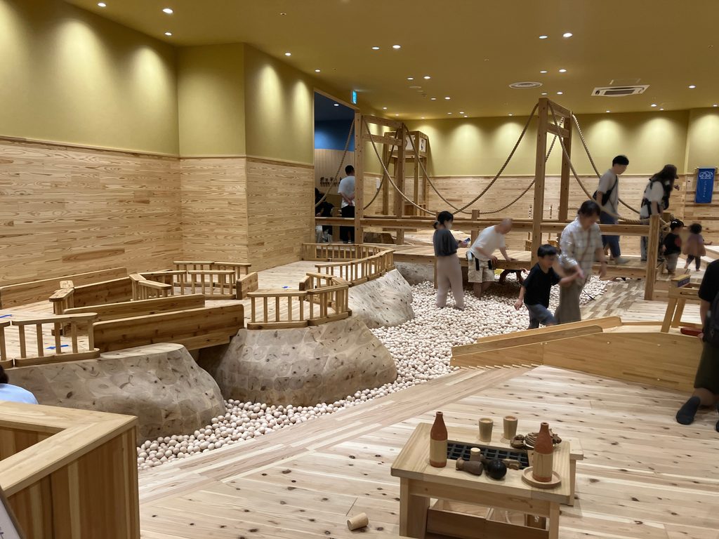 しまなみ木のおもちゃ美術館のしまなみ海道をイメージしたエリア